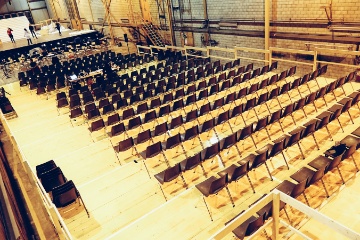 Die Rofra Music Hall im Rohbau. Noch fehlt die gesamte Deko und auch Teile der Bhnenkulisse.